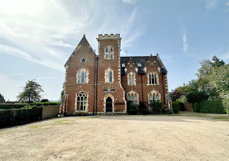 Tewkesbury Road, Newent