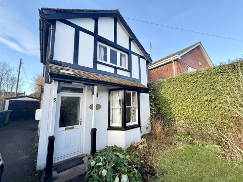 View Full Details for Glebe Close, Newent