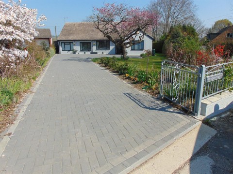 View Full Details for Lawn Road, Ashleworth, Gloucester