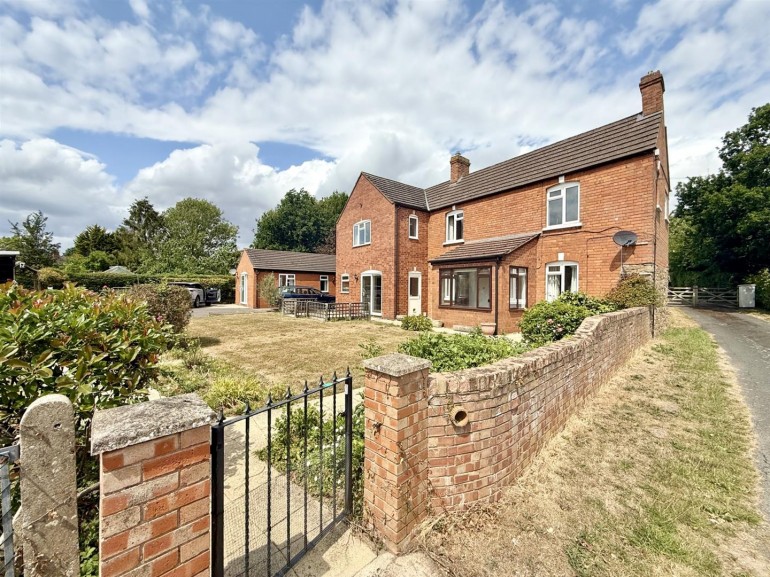 4 Beds & Annex