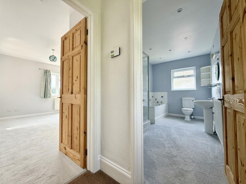 Images for 4 Beds & Annex