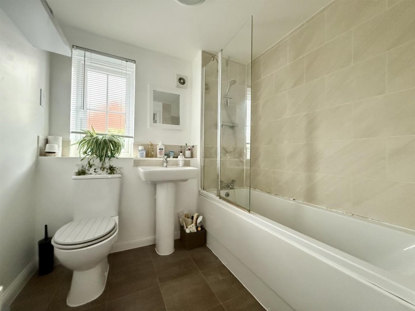 Images for Winter Gate Road, Longford, Gloucester