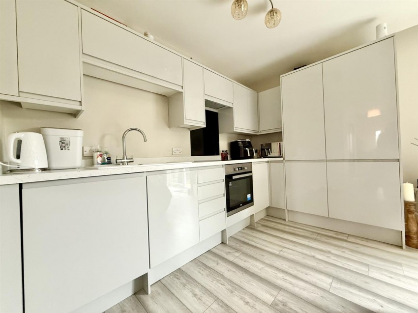 Images for Meadowleaze, Longlevens