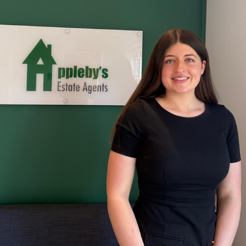 Ellie  Ockelton, Junior Estate Agent