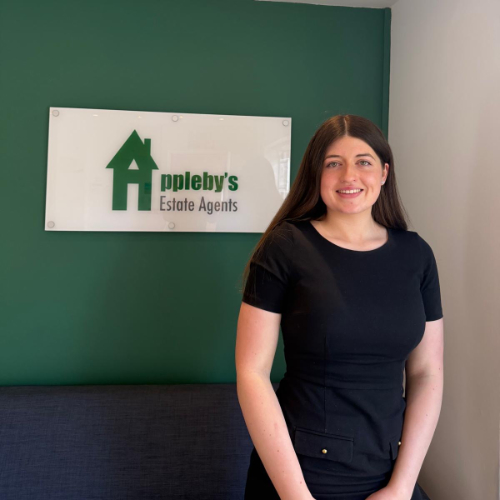 Ellie  Ockelton, Junior Estate Agent